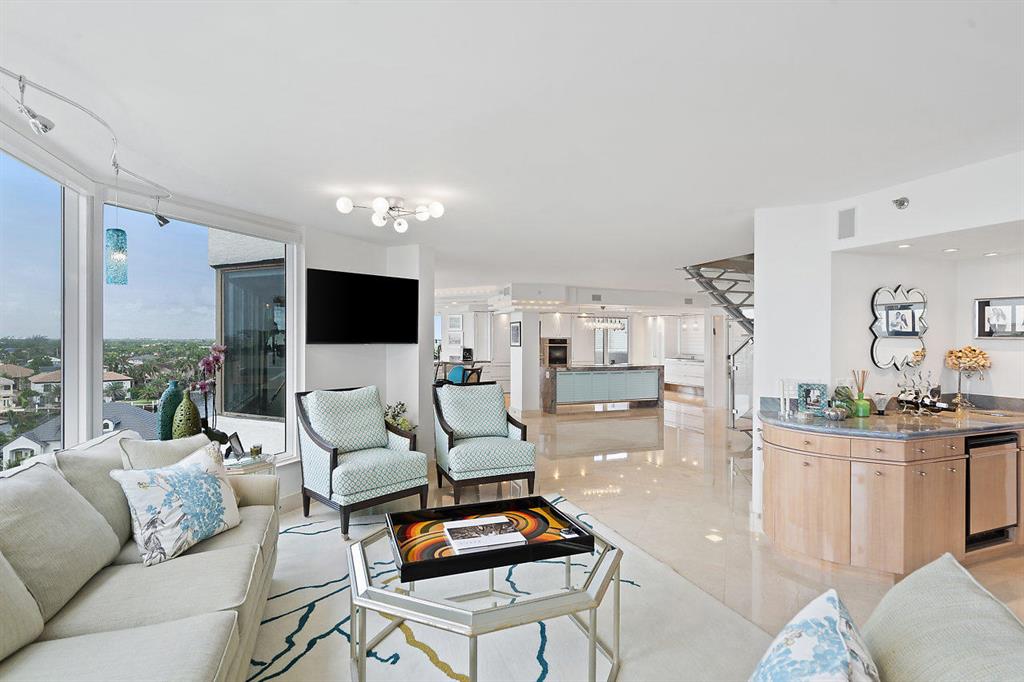 TOWNHOUSES OF HIGHLAND BE - Residential