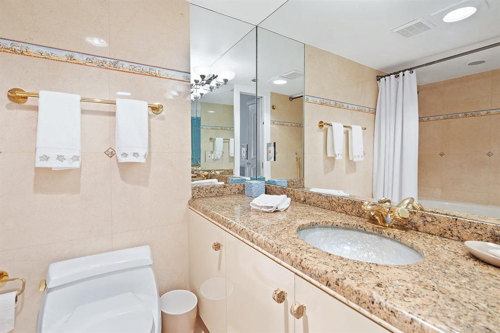 TOWNHOUSES OF HIGHLAND BE - Residential