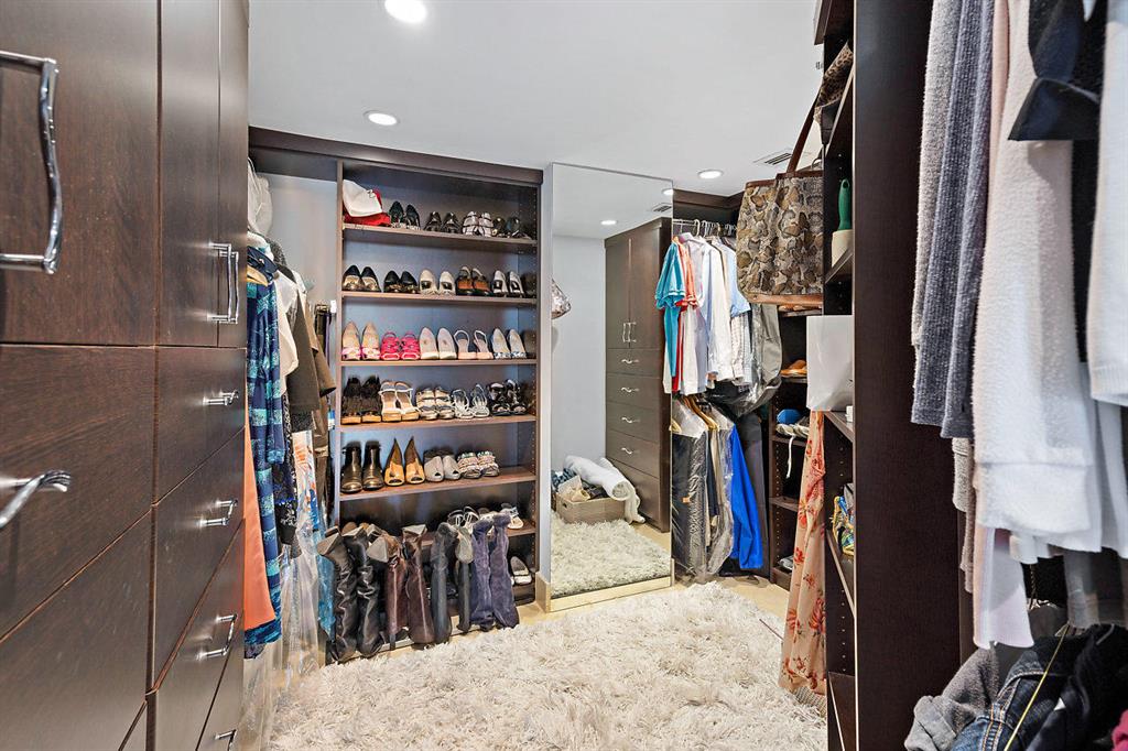 TOWNHOUSES OF HIGHLAND BE - Residential