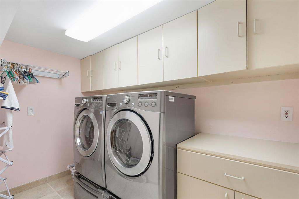 TOWNHOUSES OF HIGHLAND BE - Residential