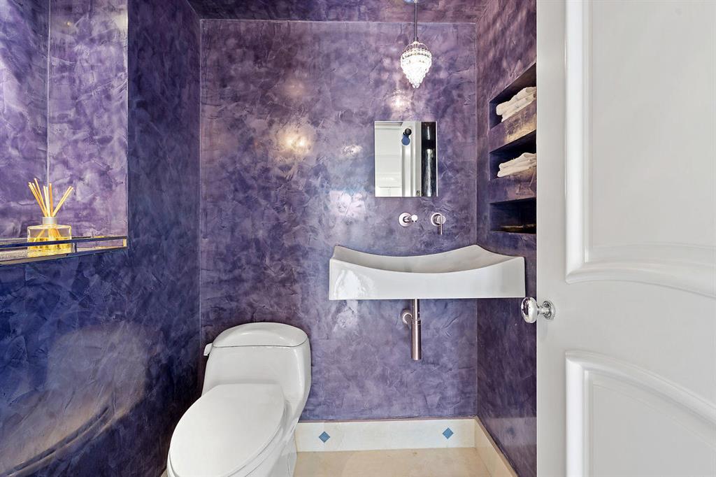 TOWNHOUSES OF HIGHLAND BE - Residential