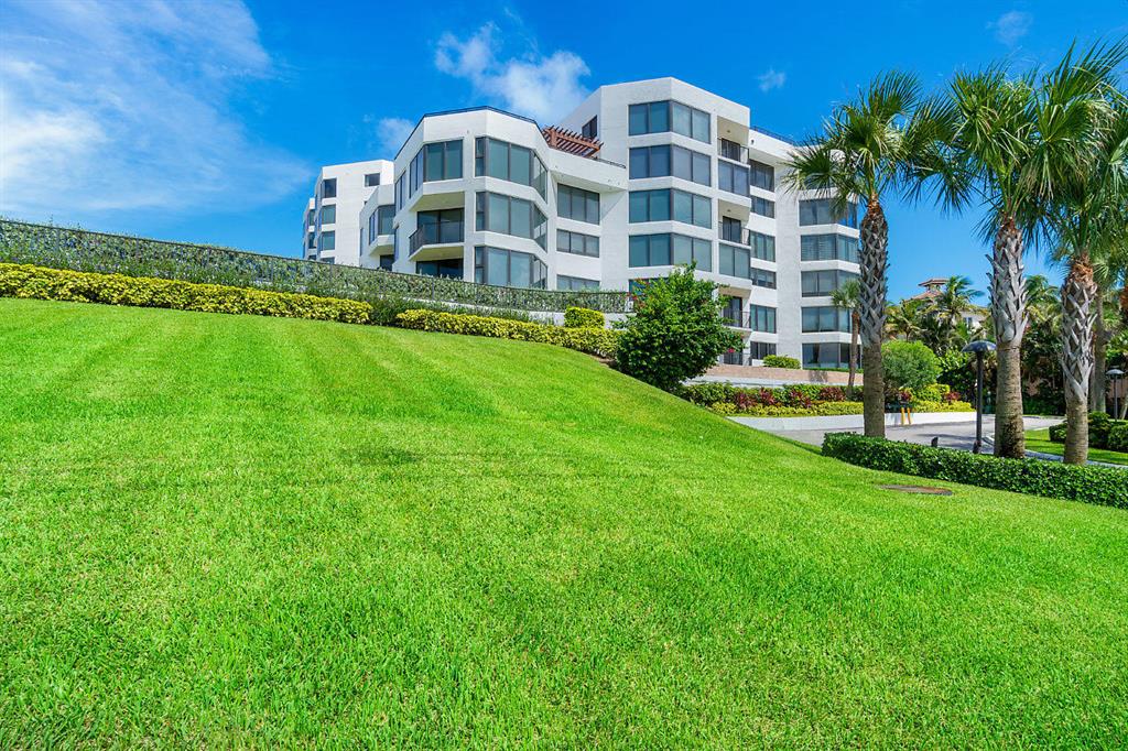 TOWNHOUSES OF HIGHLAND BE - Residential