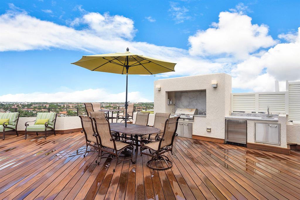 TOWNHOUSES OF HIGHLAND BE - Residential