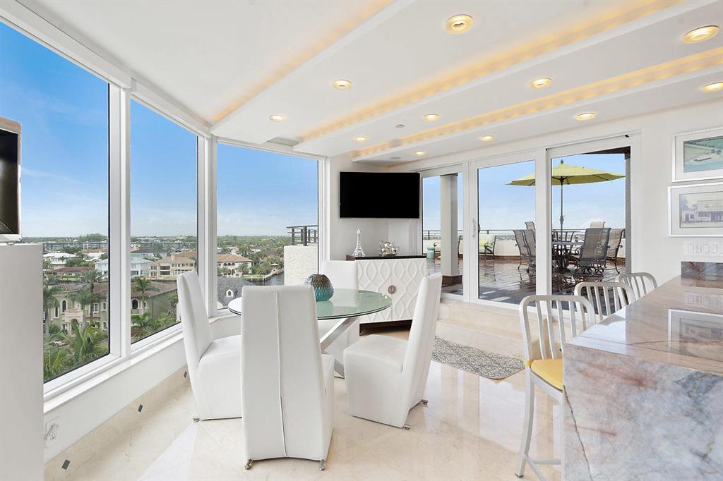 TOWNHOUSES OF HIGHLAND BE - Residential