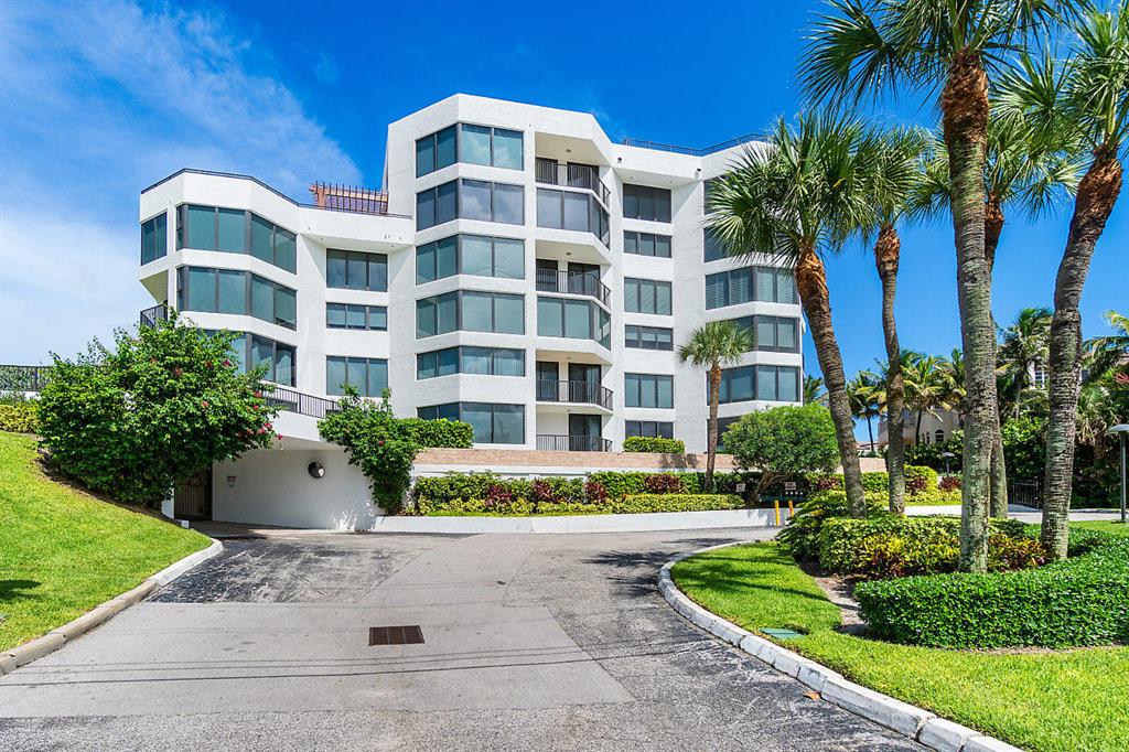 TOWNHOUSES OF HIGHLAND BE - Residential