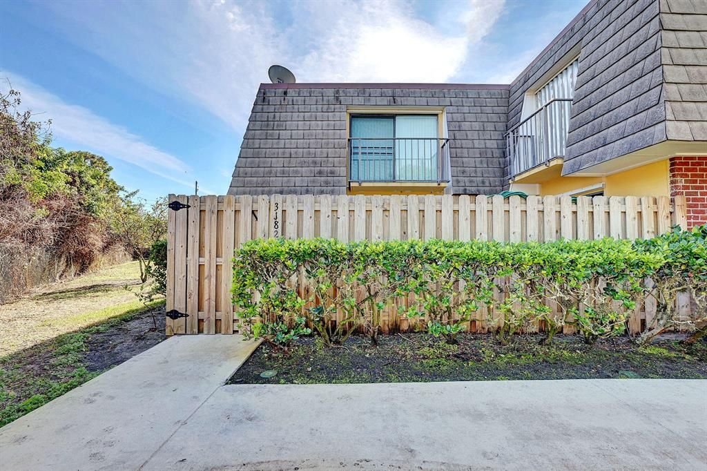 Photo of 3182 SE Brook Street, Stuart, FL 34997 (MLS # R10763450)