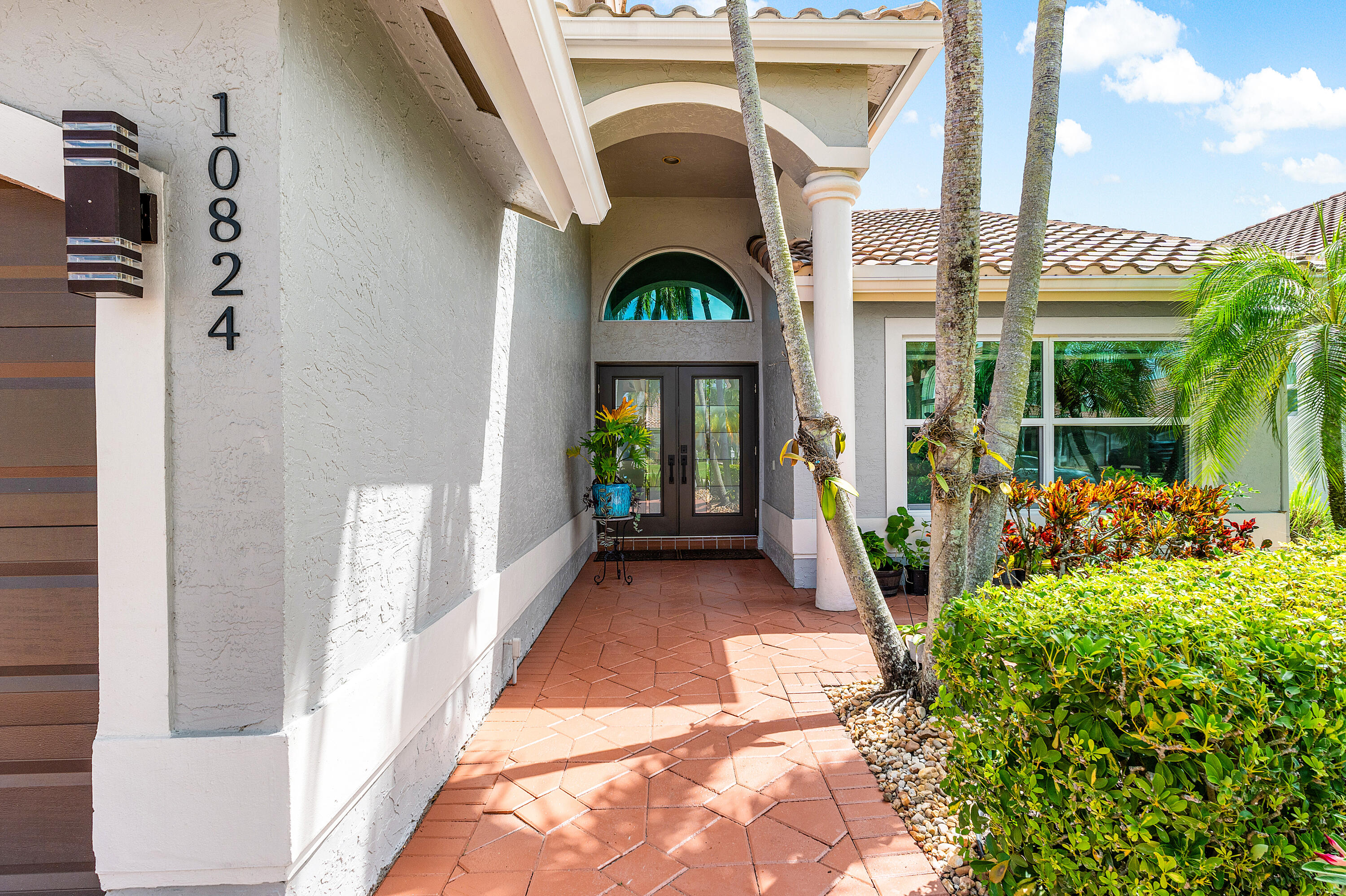 10824 Tea Olive Lane