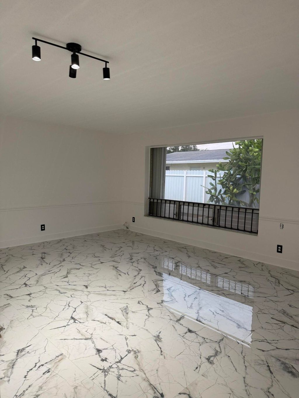 Photo of 415 SW 8th Street, Hallandale Beach, FL 33009 (MLS # B26018392)