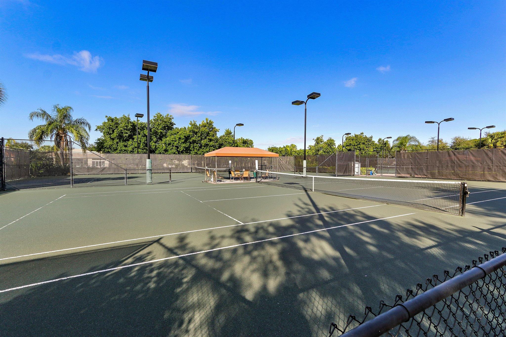 VALENCIA PALMS - Residential