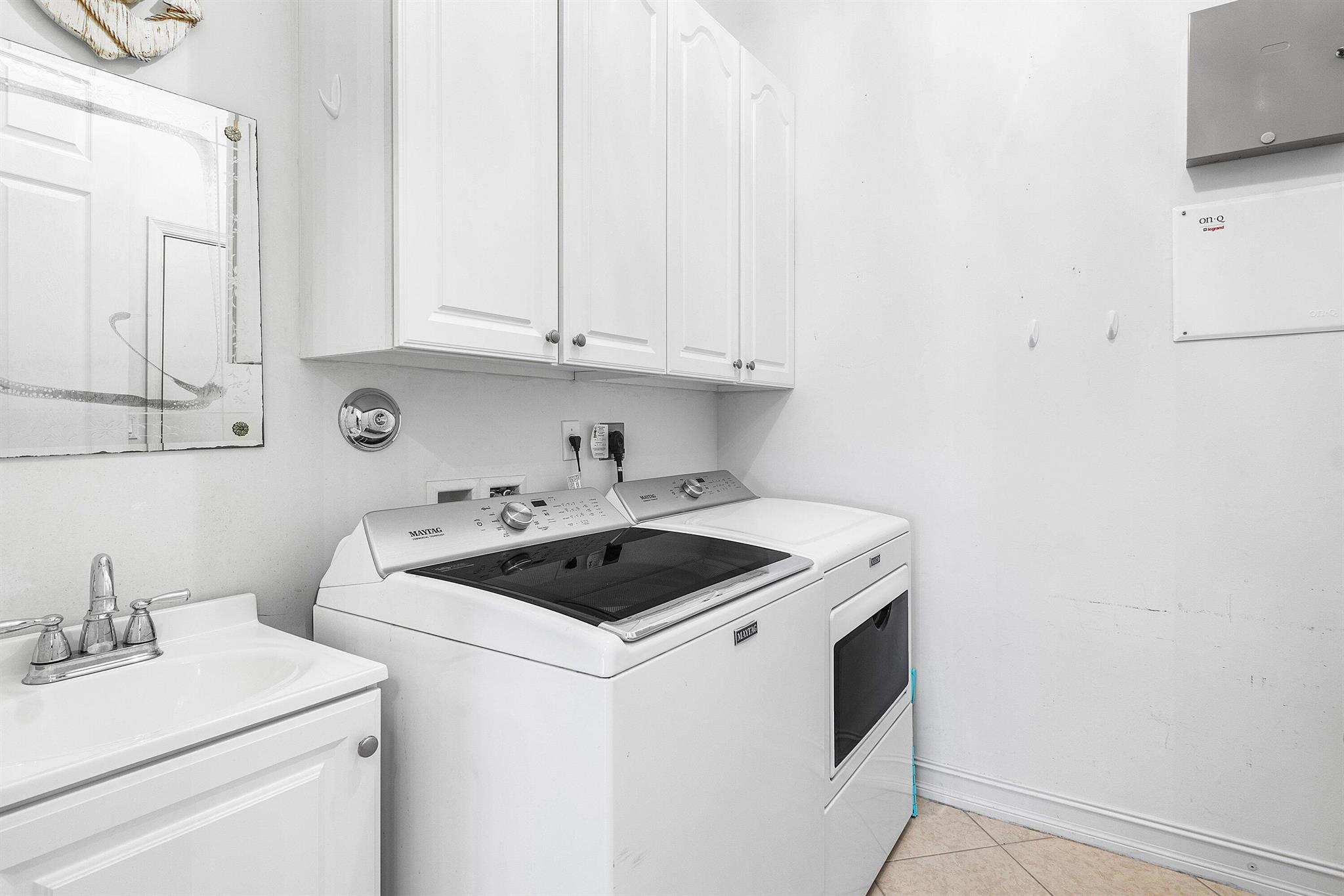 VALENCIA PALMS - Residential