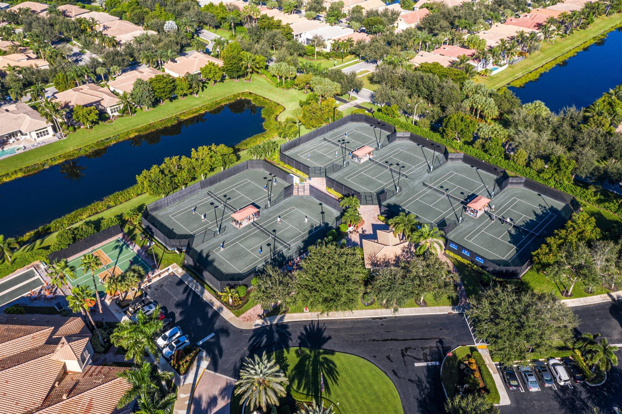 VALENCIA PALMS - Residential