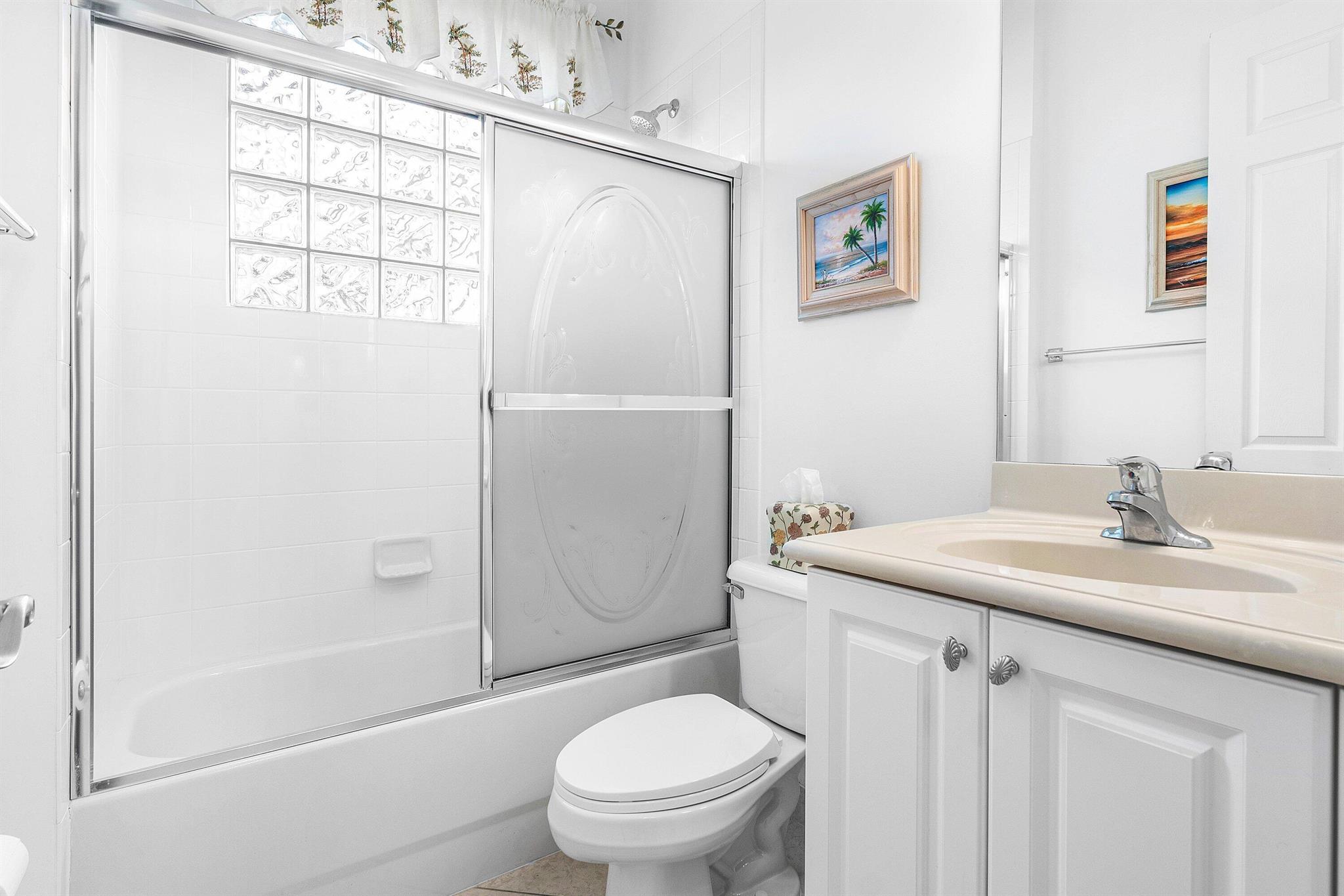 VALENCIA PALMS - Residential