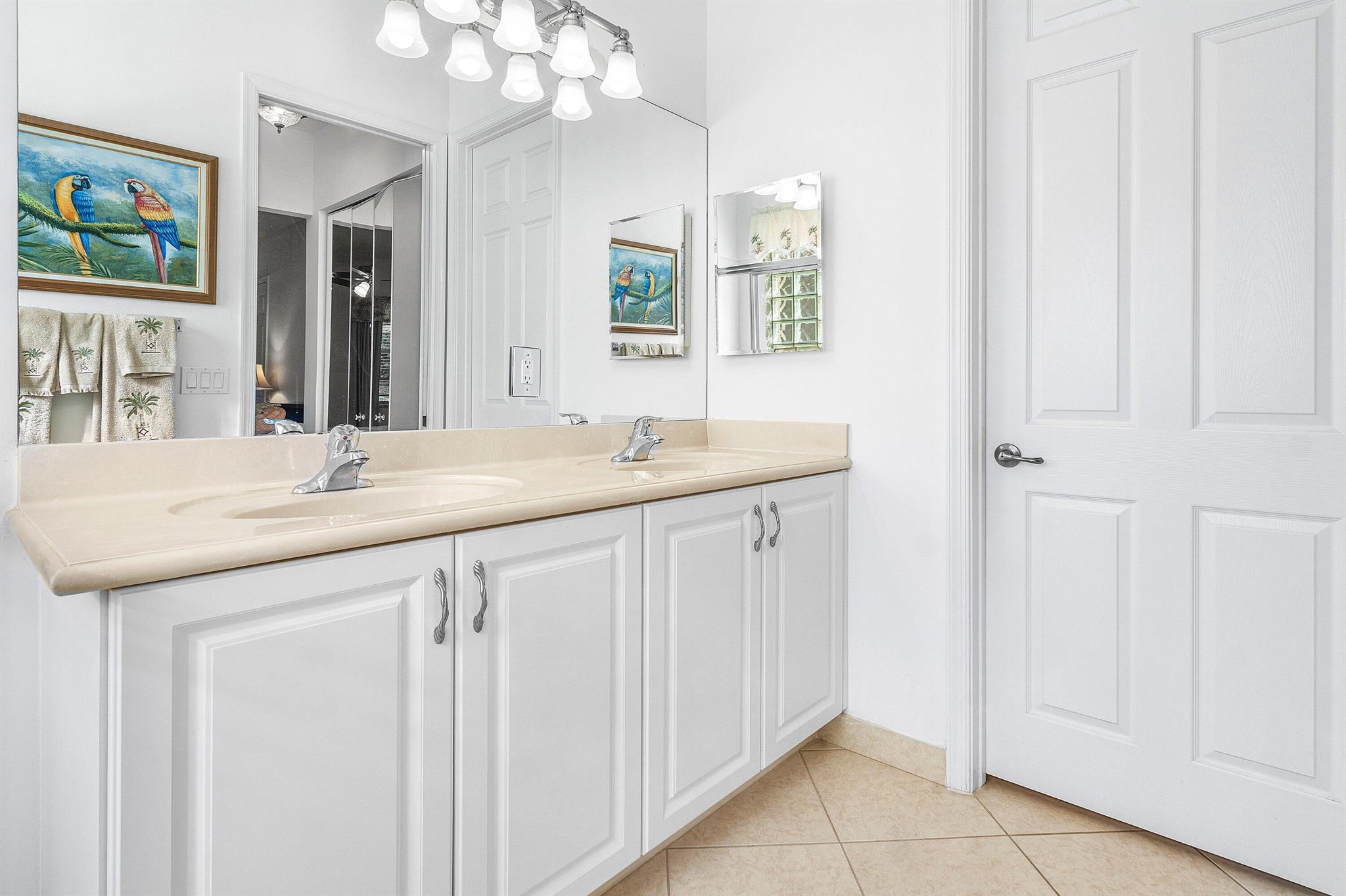 VALENCIA PALMS - Residential