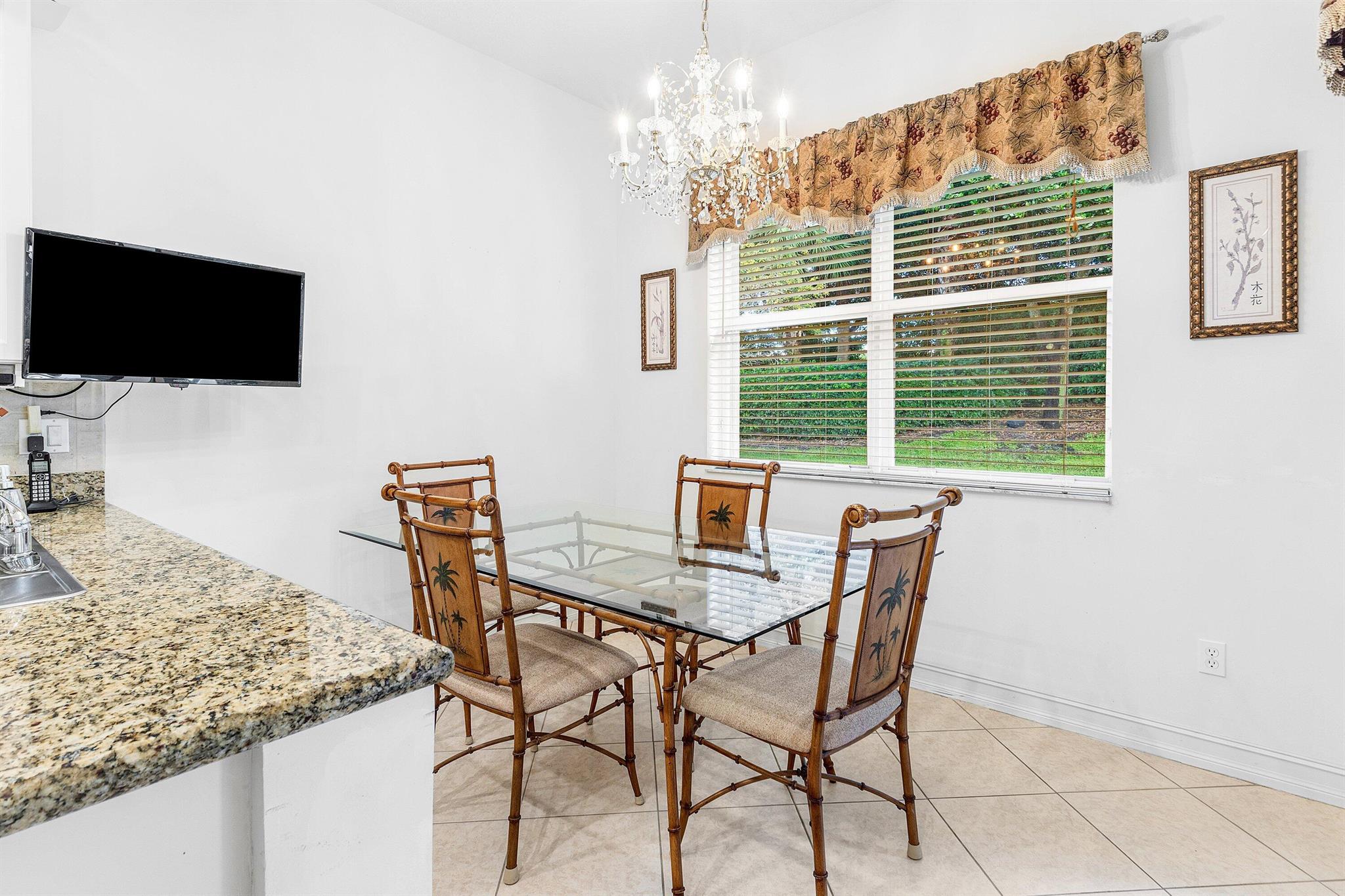 VALENCIA PALMS - Residential