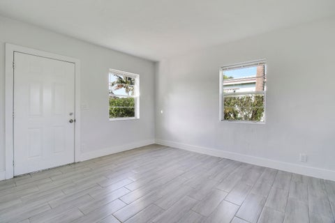 Tiny photo for 400 W 15TH Street, Riviera Beach, FL 33404 (MLS # B26083863)