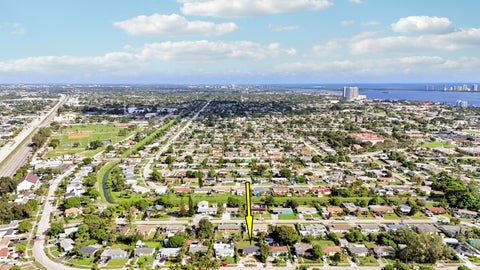 Tiny photo for 400 W 15TH Street, Riviera Beach, FL 33404 (MLS # B26083863)