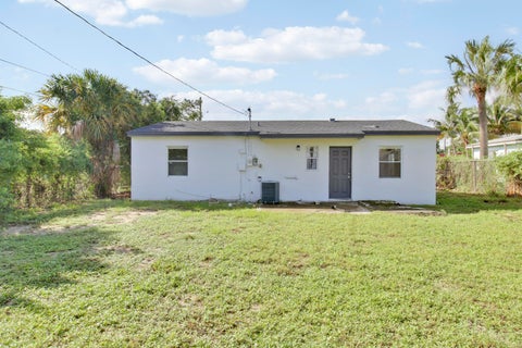Tiny photo for 400 W 15TH Street, Riviera Beach, FL 33404 (MLS # B26083863)