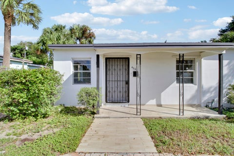 Tiny photo for 400 W 15TH Street, Riviera Beach, FL 33404 (MLS # B26083863)