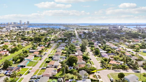 Tiny photo for 400 W 15TH Street, Riviera Beach, FL 33404 (MLS # B26083863)