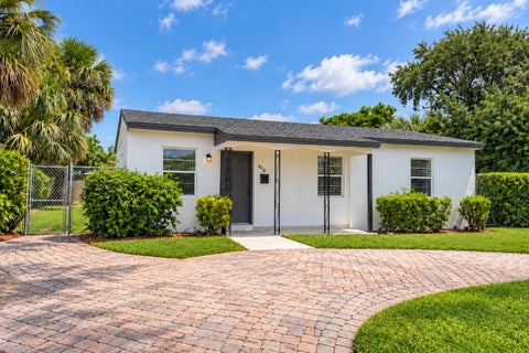 Photo of 400 W 15TH Street, Riviera Beach, FL 33404 (MLS # B26083863)