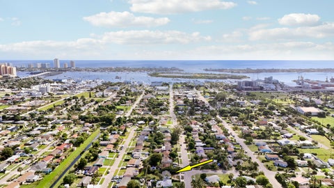 Tiny photo for 400 W 15TH Street, Riviera Beach, FL 33404 (MLS # B26083863)