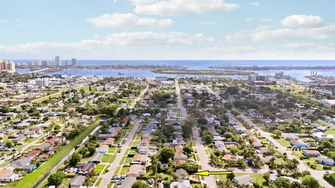 Tiny photo for 400 W 15TH Street, Riviera Beach, FL 33404 (MLS # B26083863)