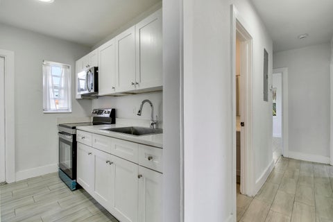 Tiny photo for 400 W 15TH Street, Riviera Beach, FL 33404 (MLS # B26083863)