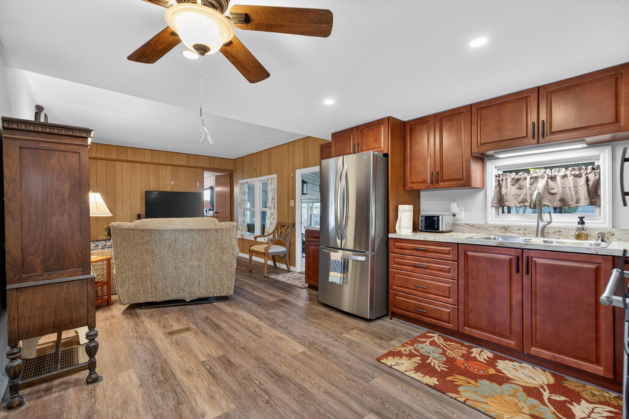 WOODBRIDGE MOBILE VILLAGE - Residential