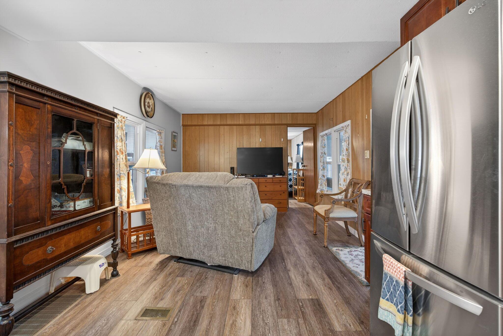 WOODBRIDGE MOBILE VILLAGE - Residential