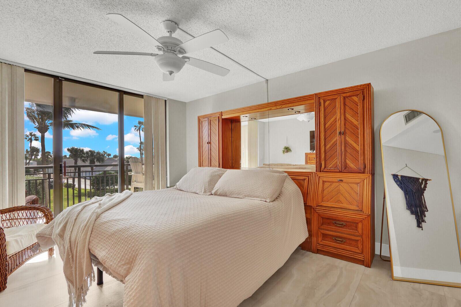 BARCLAY BEACH CLUB PHASE - Residential Lease