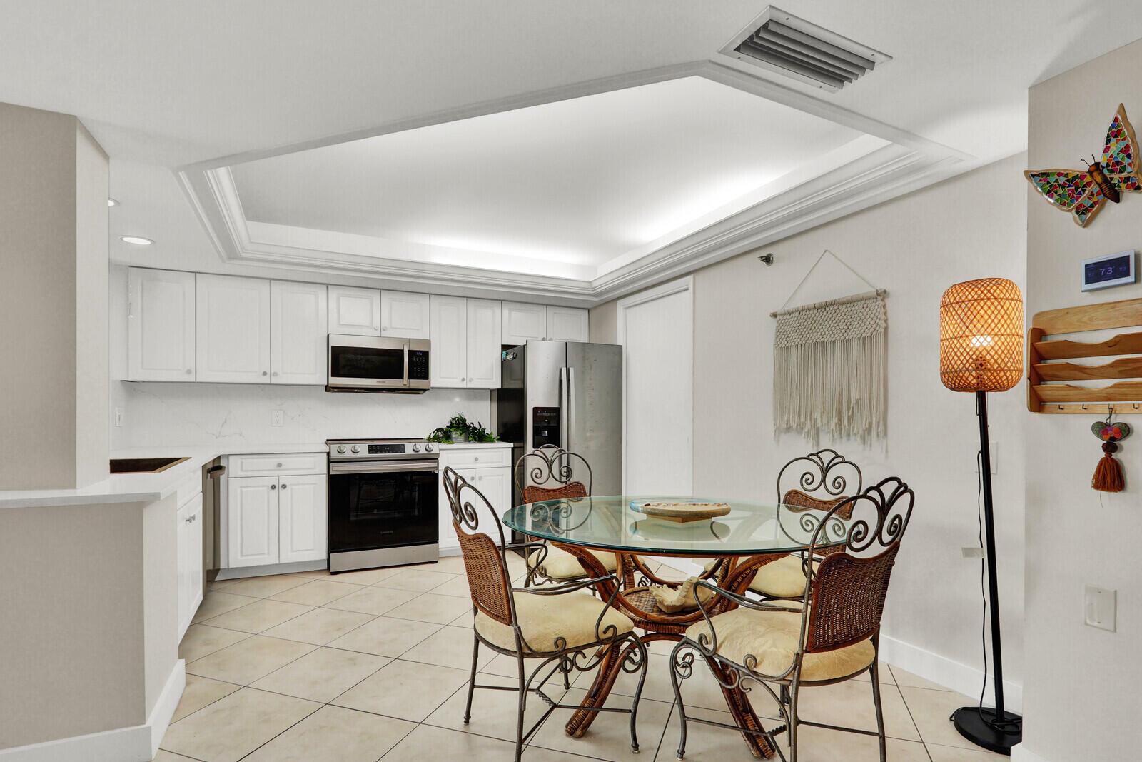 BARCLAY BEACH CLUB PHASE - Residential Lease