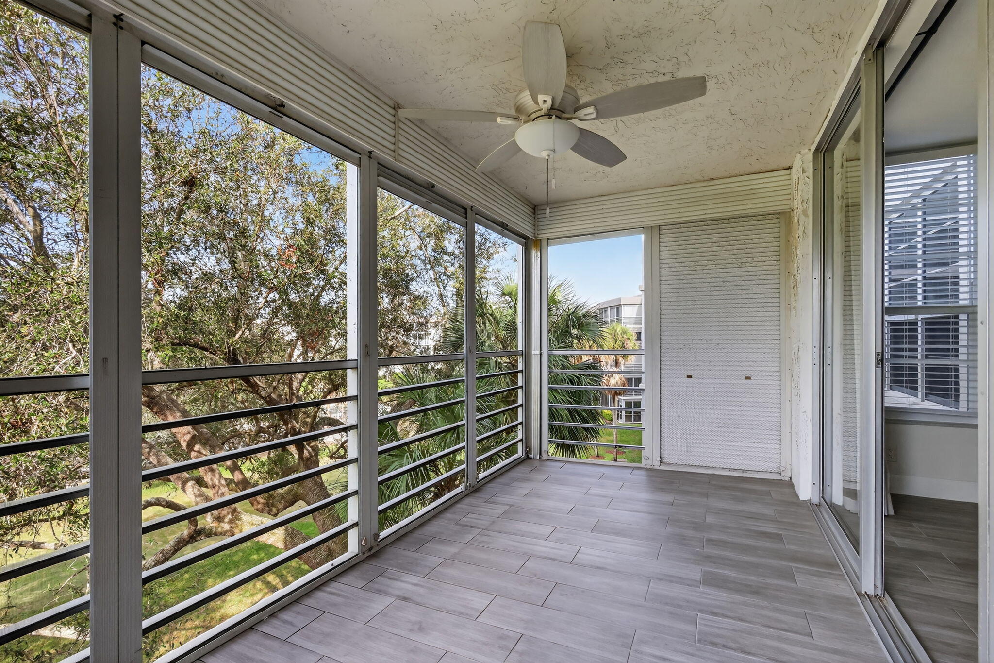 NO 68 PALM-AIRE COUNTRY CLUB - Residential