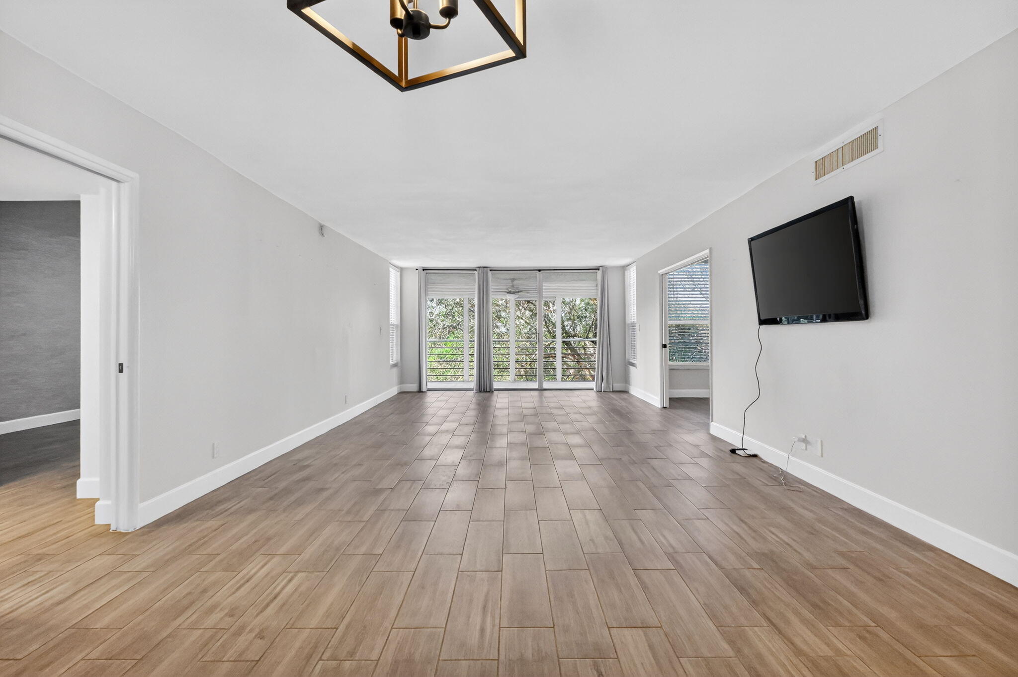 NO 68 PALM-AIRE COUNTRY CLUB - Residential