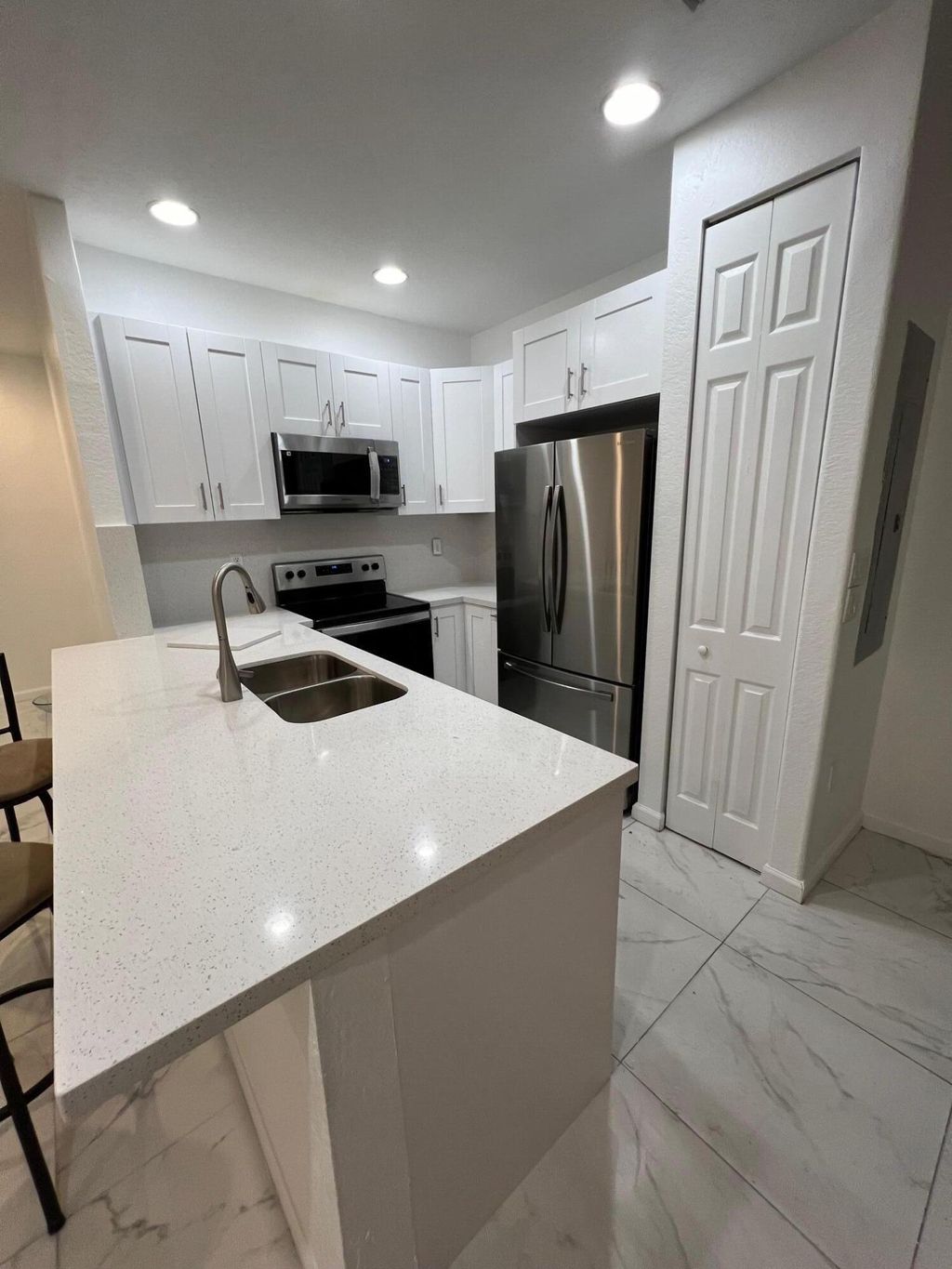 Photo of 408 Lake Monterey Circle #408, Boynton Beach, FL 33426 (MLS # R10949238)