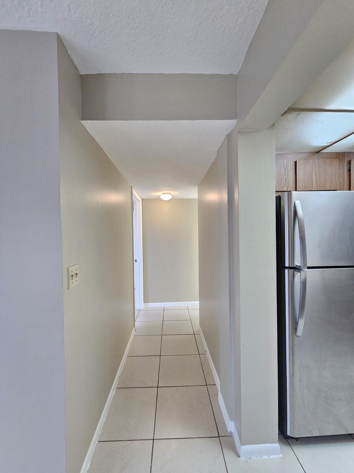 PRESIDENTIAL GOLFVIEW CONDO - Residential Lease