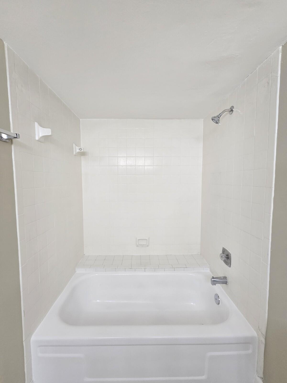 PRESIDENTIAL GOLFVIEW CONDO - Residential Lease