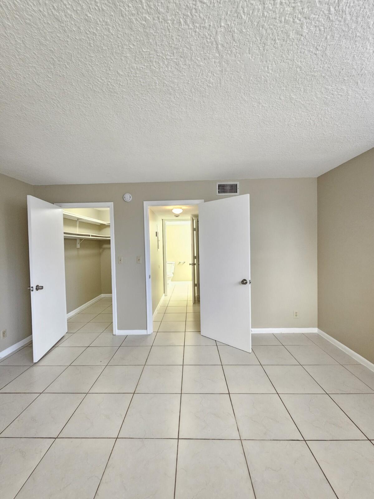 PRESIDENTIAL GOLFVIEW CONDO - Residential Lease