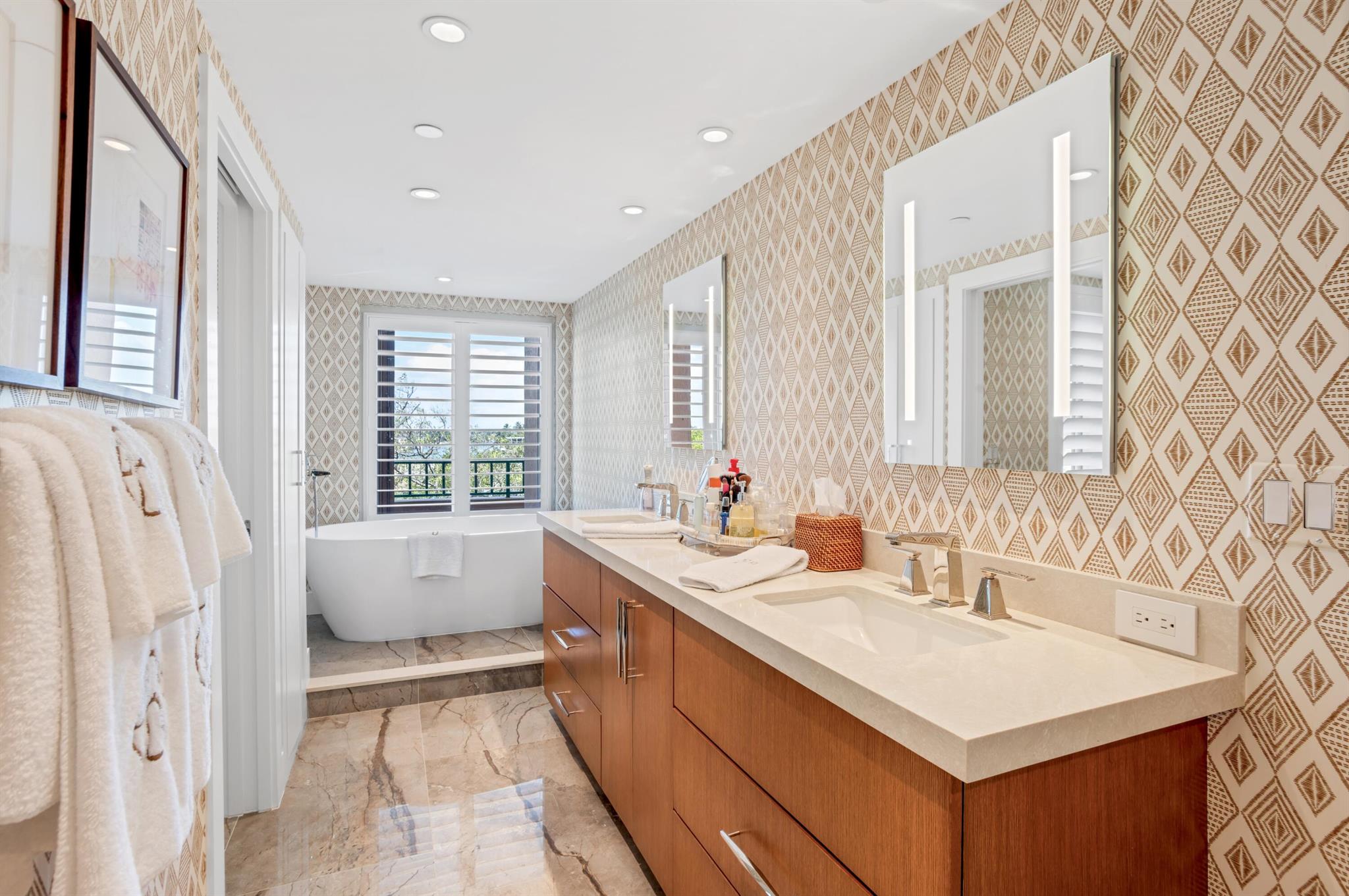 MIZNER COURT CONDO - Residential