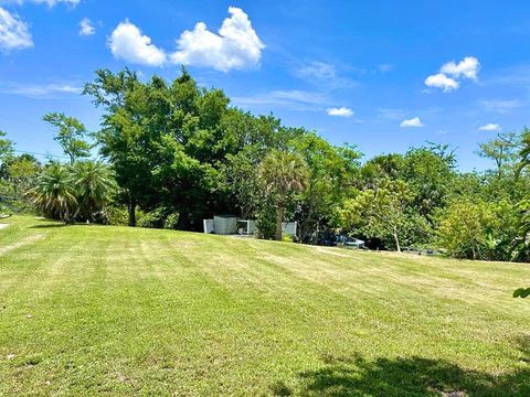 823 Yacht Club Way NW Moore Haven FL 33471