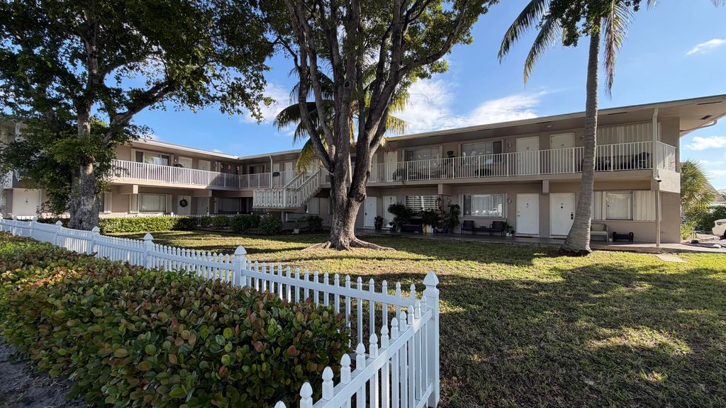 Photo of 344 SE 11th Avenue #8, Pompano Beach, FL 33060 (MLS # B26030279)
