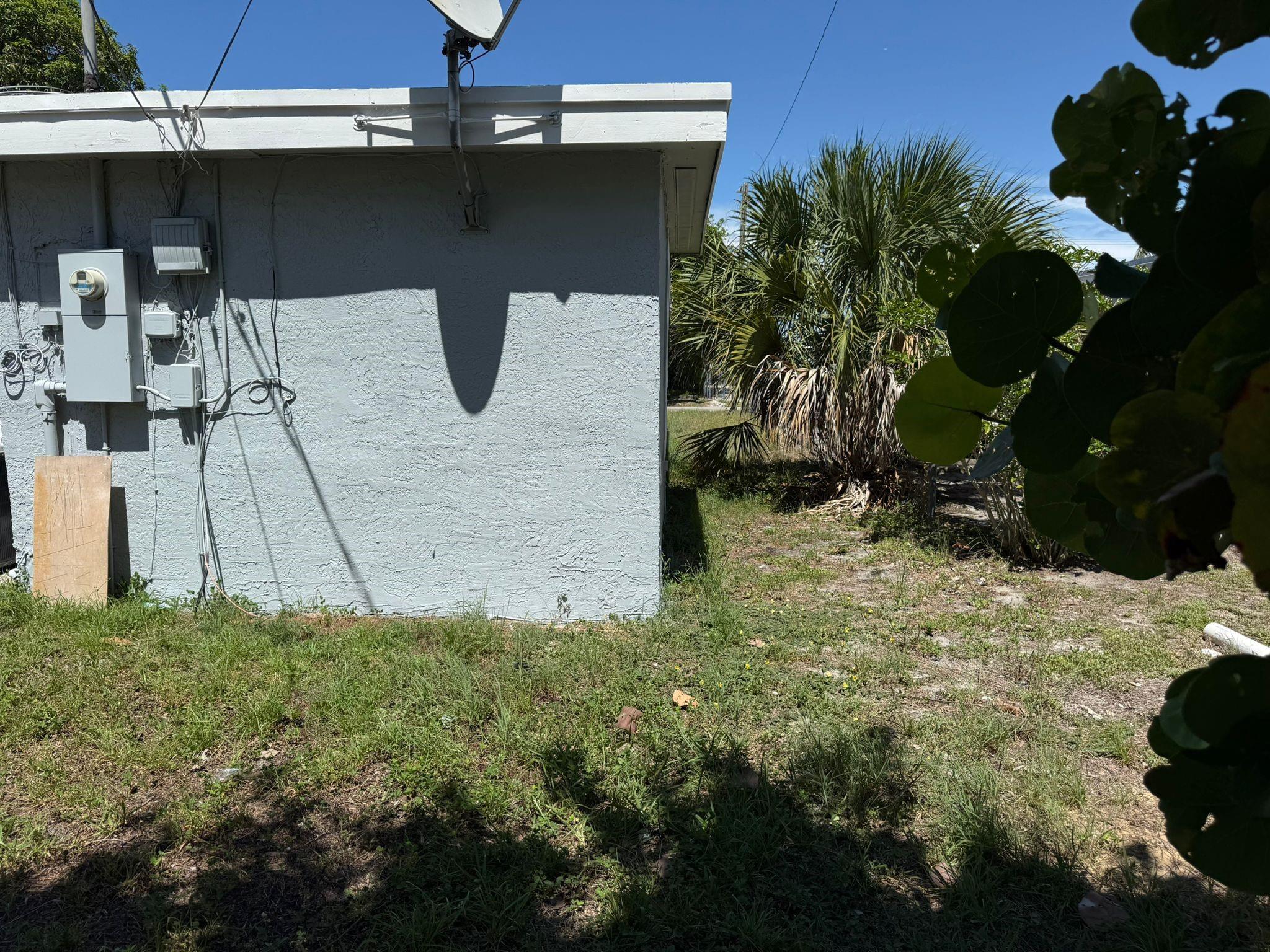 1741 NW 24th Ter, Fort Lauderdale, FL, 33311/$395,000 3 1741 NW 24th Ter