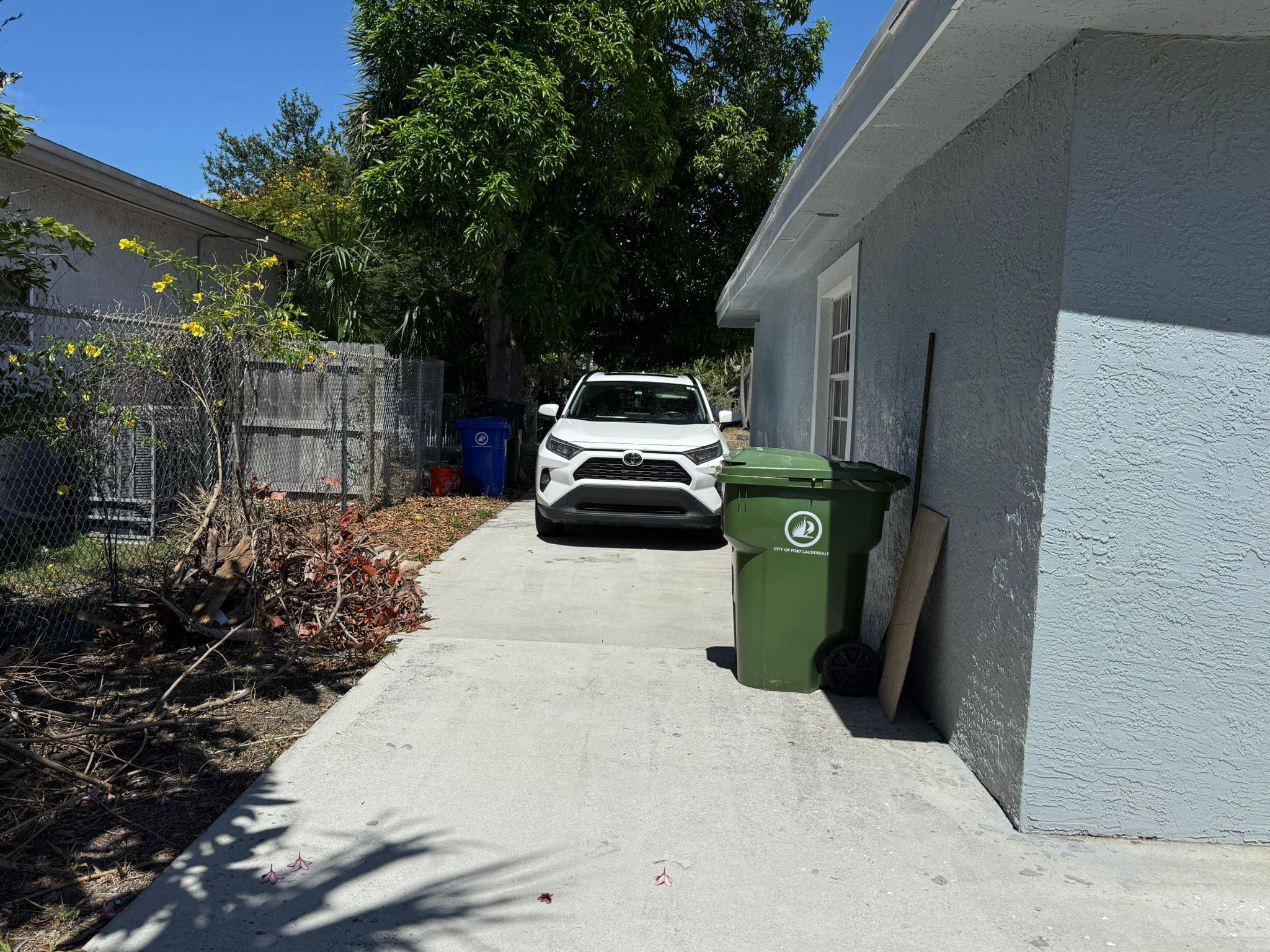1741 NW 24th Ter, Fort Lauderdale, FL, 33311/$395,000 4 1741 NW 24th Ter