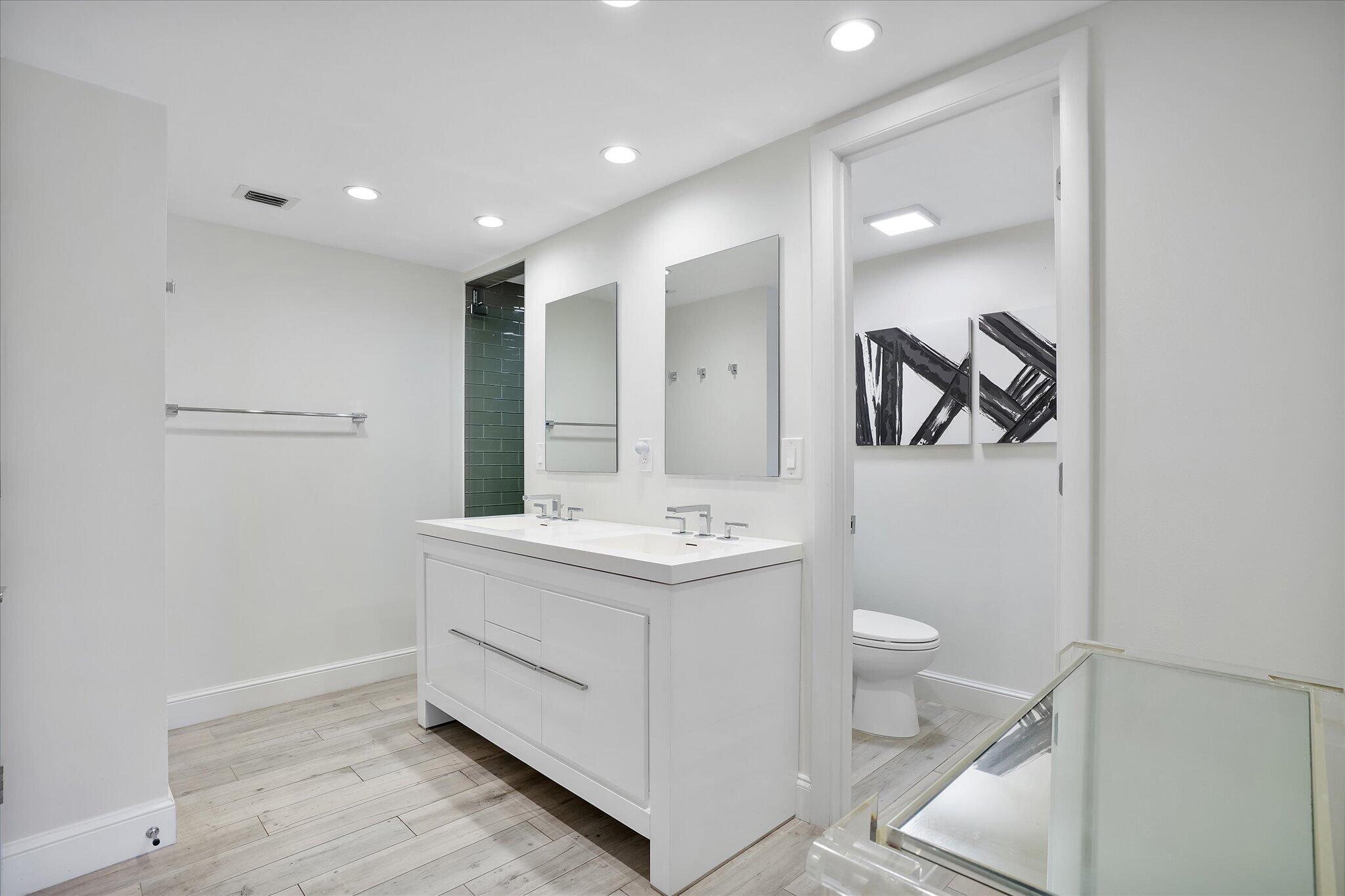 ALLINGTON TOWERS NORTH CONDO - Residential