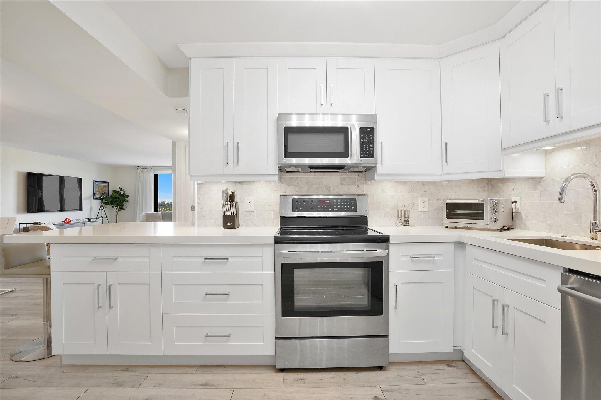 ALLINGTON TOWERS NORTH CONDO - Residential