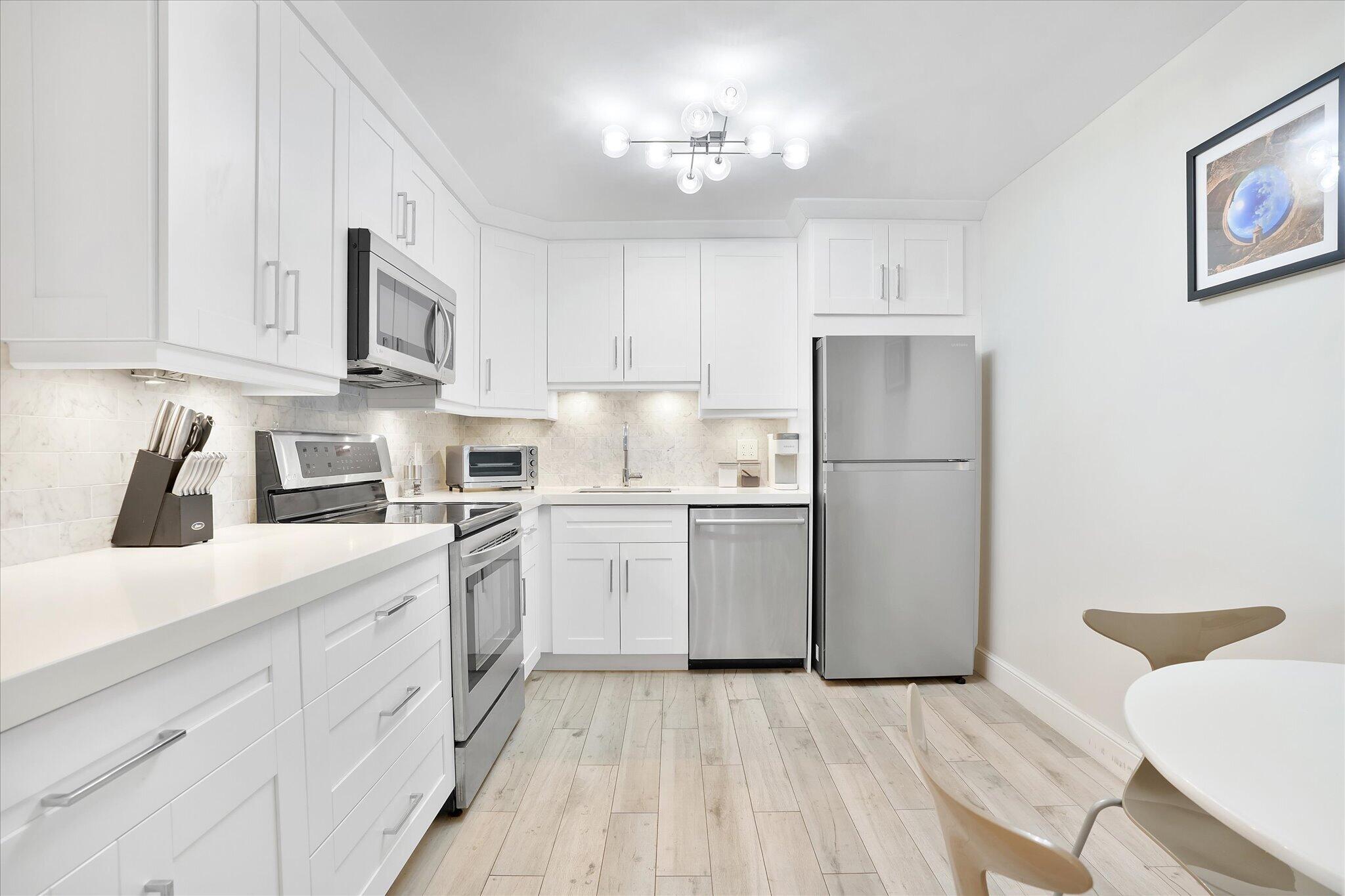 ALLINGTON TOWERS NORTH CONDO - Residential