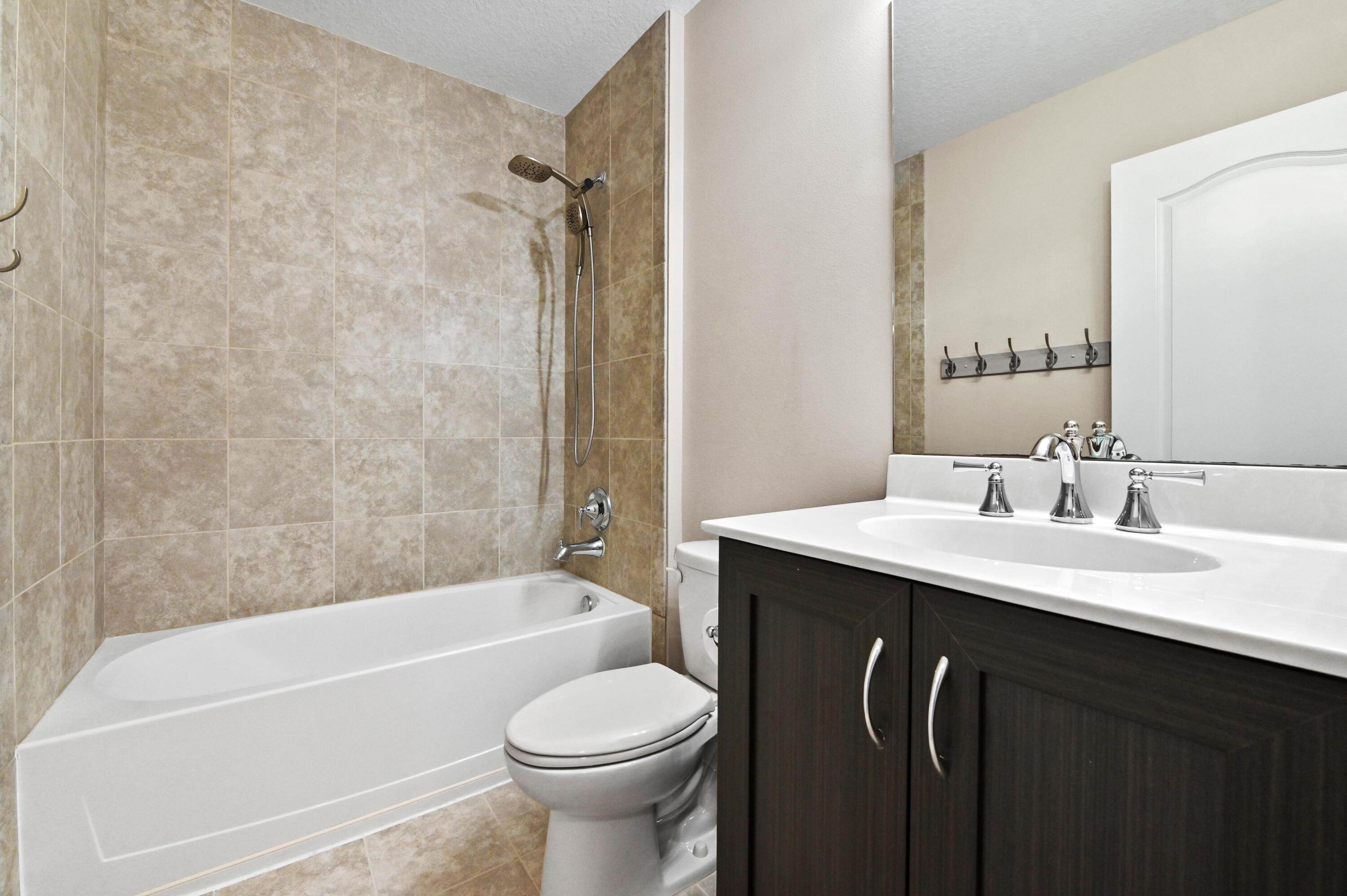 COLONY RESERVE AT LAKE WORTH - Residential