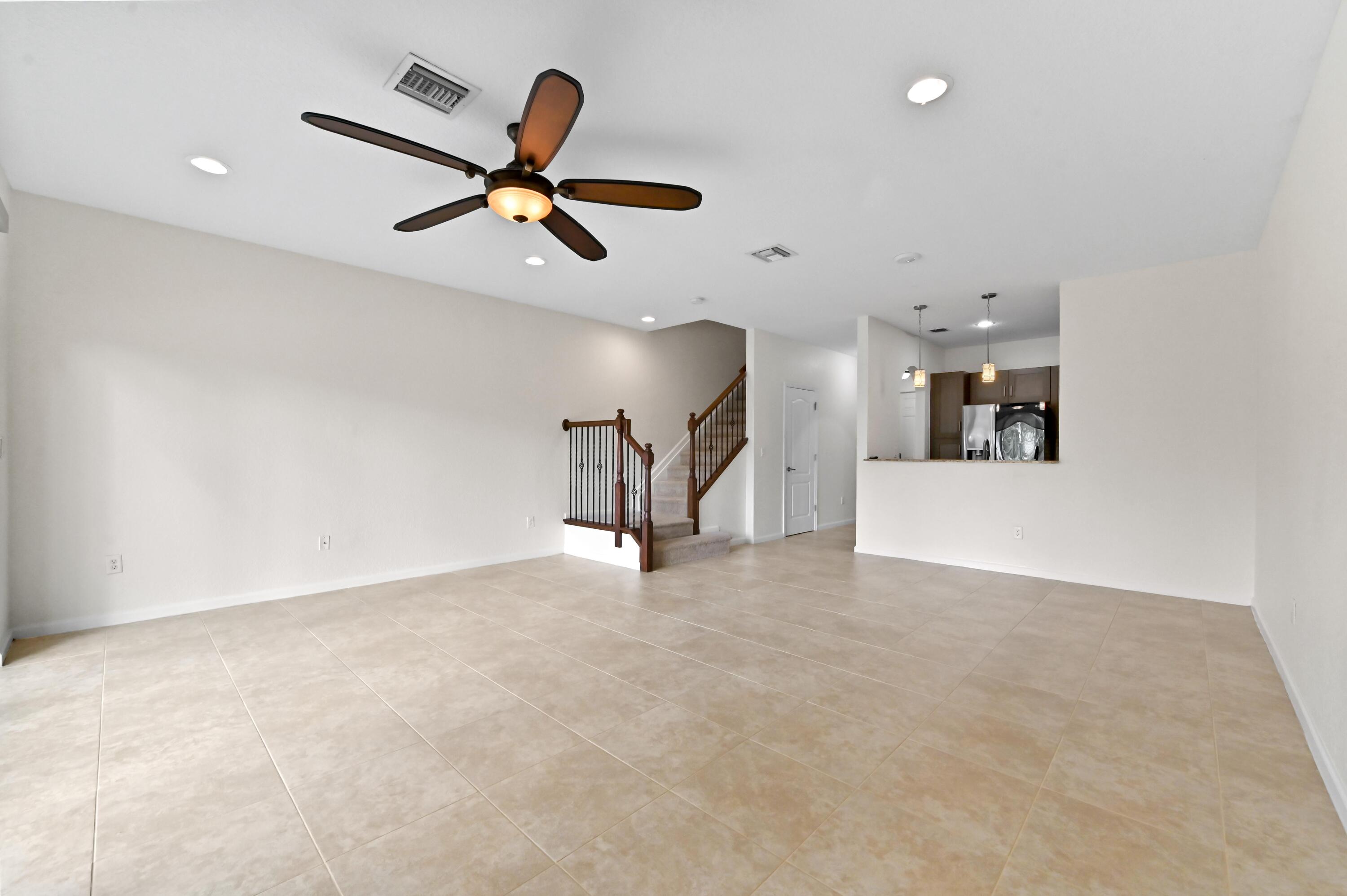 COLONY RESERVE AT LAKE WORTH - Residential