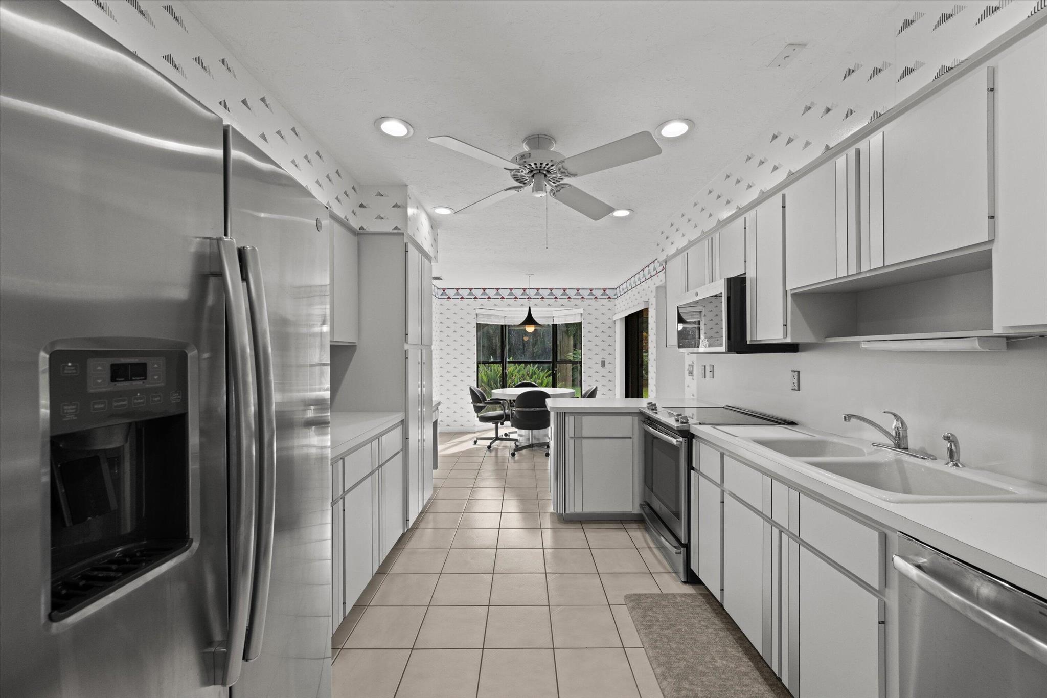 MEADOW WOOD OF THE LANDIN - Residential