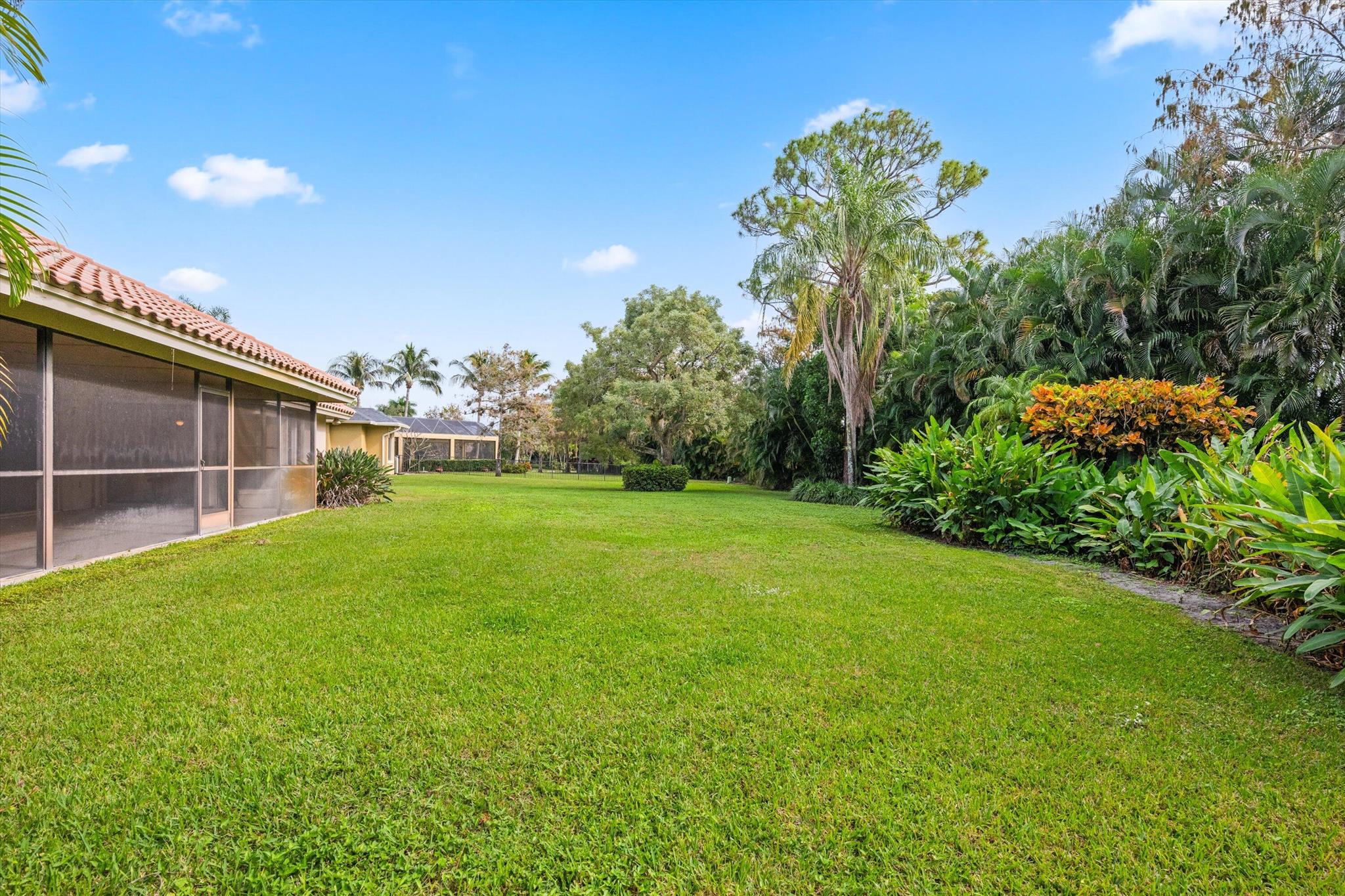 MEADOW WOOD OF THE LANDIN - Residential