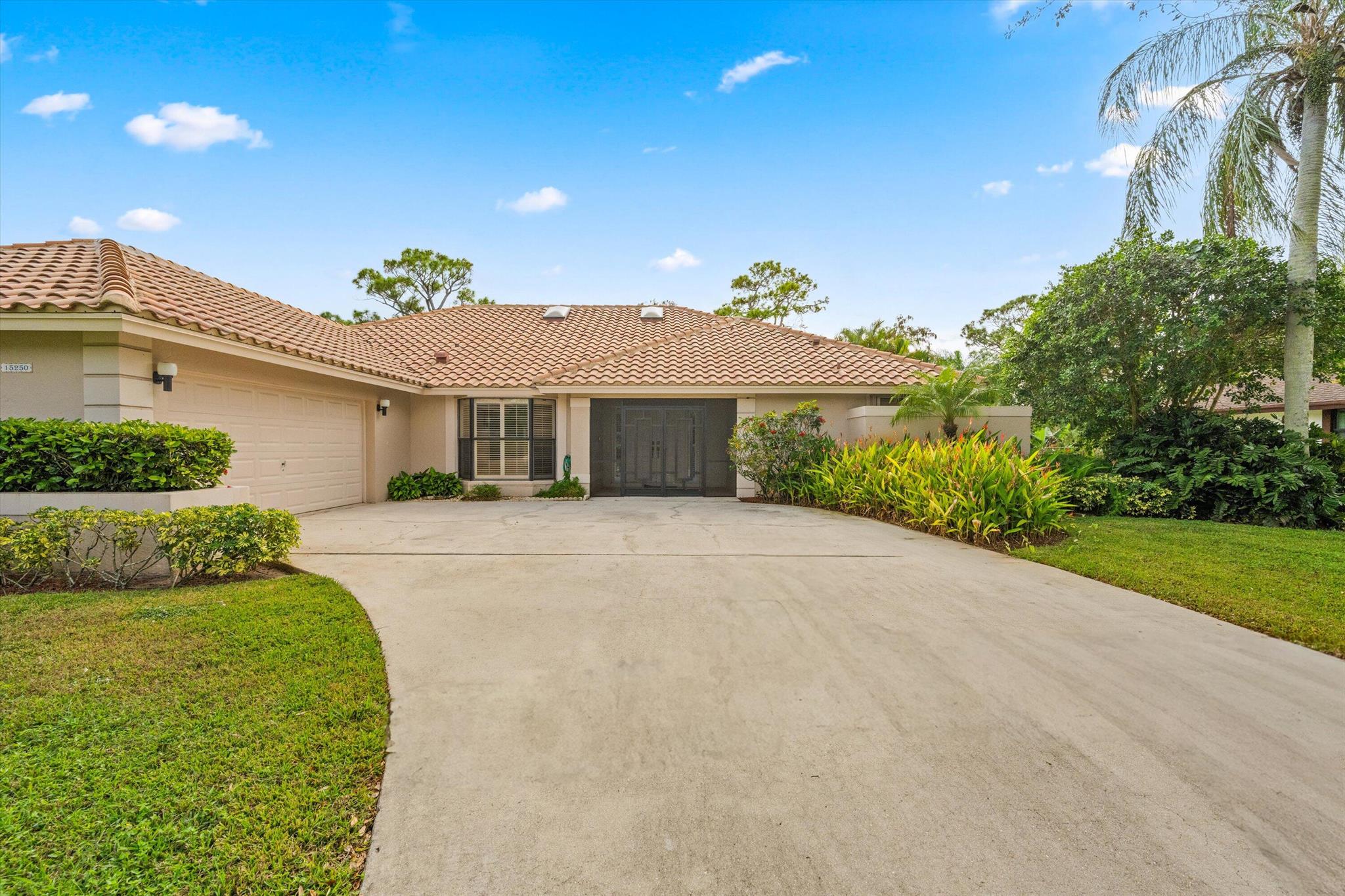 MEADOW WOOD OF THE LANDIN - Residential